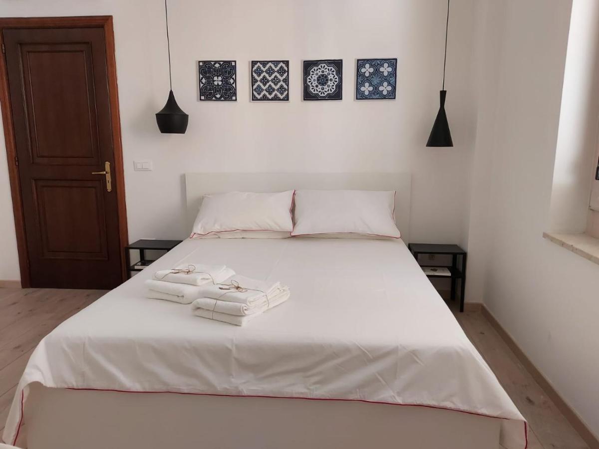 Isabella D'Aragona Guest House Barletta Buitenkant foto